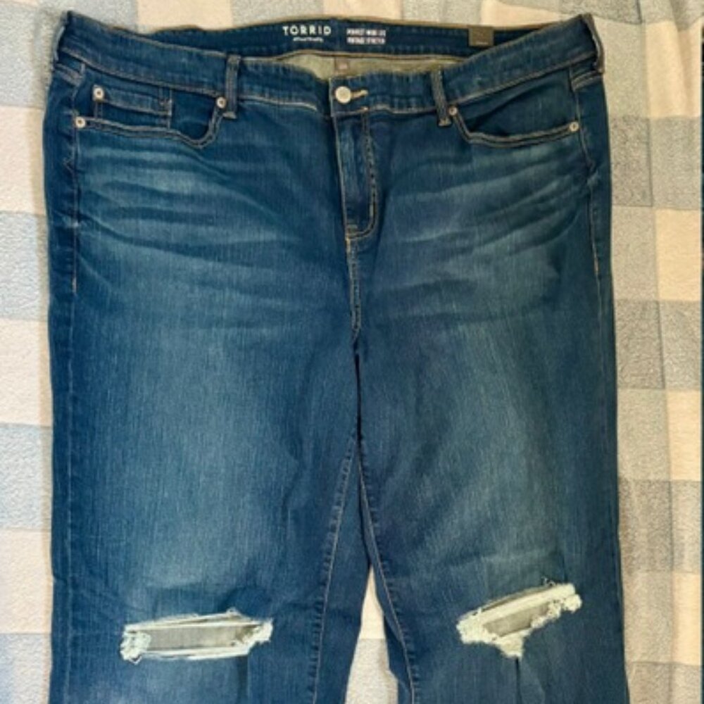 Torrid destructed wide leg jeans Size 22T